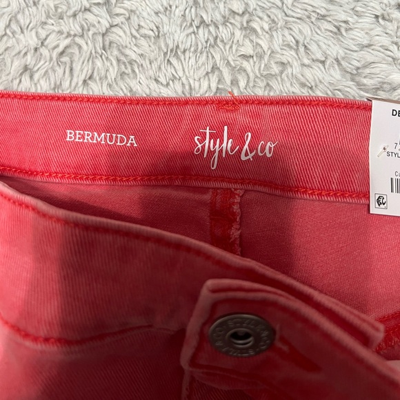 NWT Style & Co Women’s Denim Cherry Bliss Bermuda Mid Rise Shorts - Picture 8 of 8